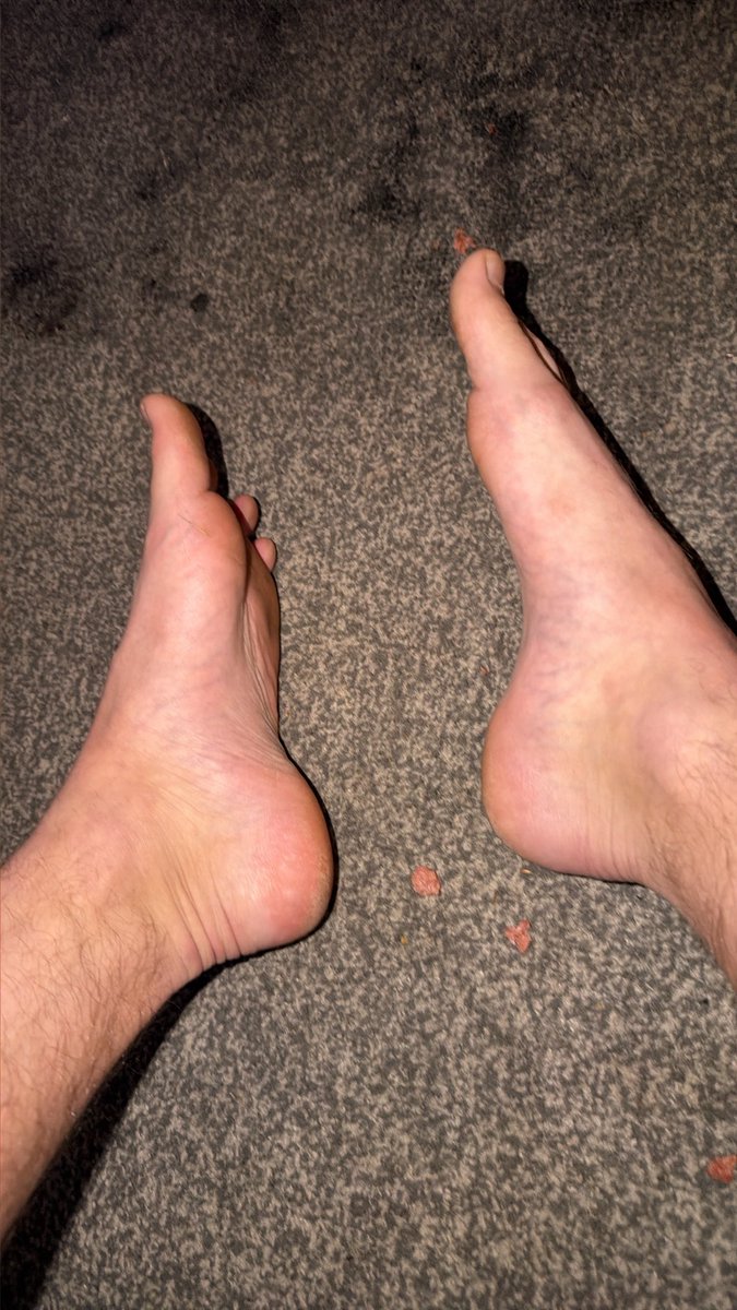 domchavmaster's tweet photo. Who’s wanting drained get in my DMs fags #sub #feetworshi̇p #cashking #findom https://t.co/jfCRWtjbOW