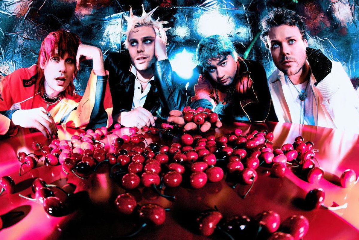hurricanemuse's tweet photo. I'm so glad that I found my favorite band and love them for their personalities, music, passion for their work &amp; brotherhood over their looks. (which, yes, have always been and still are great too!) Doesn't matter what nonfans are saying when I'm busy being a proud one myself. 💖 https://t.co/979egC930o