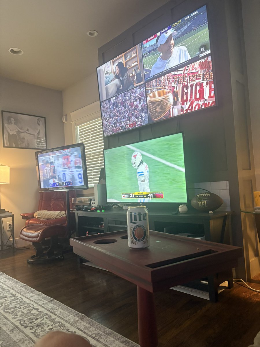 kodakvandy's tweet photo. Rate the setup #morefootball https://t.co/whlb1oAJGa
