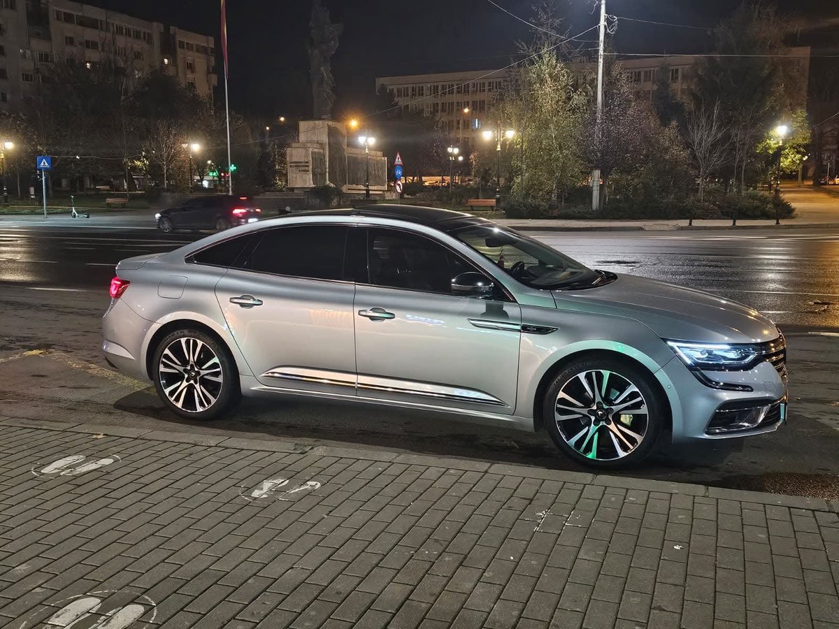 dnprrll97's tweet photo. Noches de ciudad y el toque de elegancia que solo él sabe dar ✨
#RenaultTalisman #BuenasNoches #CarPhotography #RENAULT #InitialeParis #GoodNight https://t.co/wpo5bjFBS7