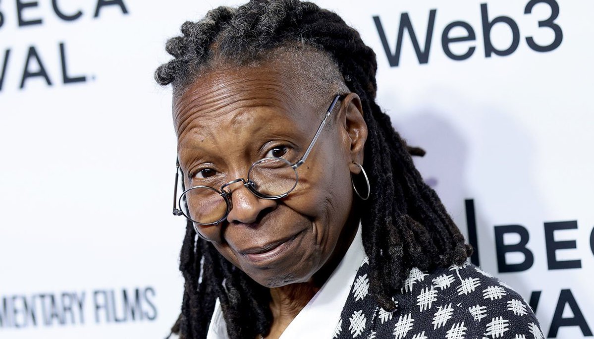 matthewcageish's tweet photo. Rafa Leão best skills vs. Trabzonspor https://t.co/WQnl1iVFVH