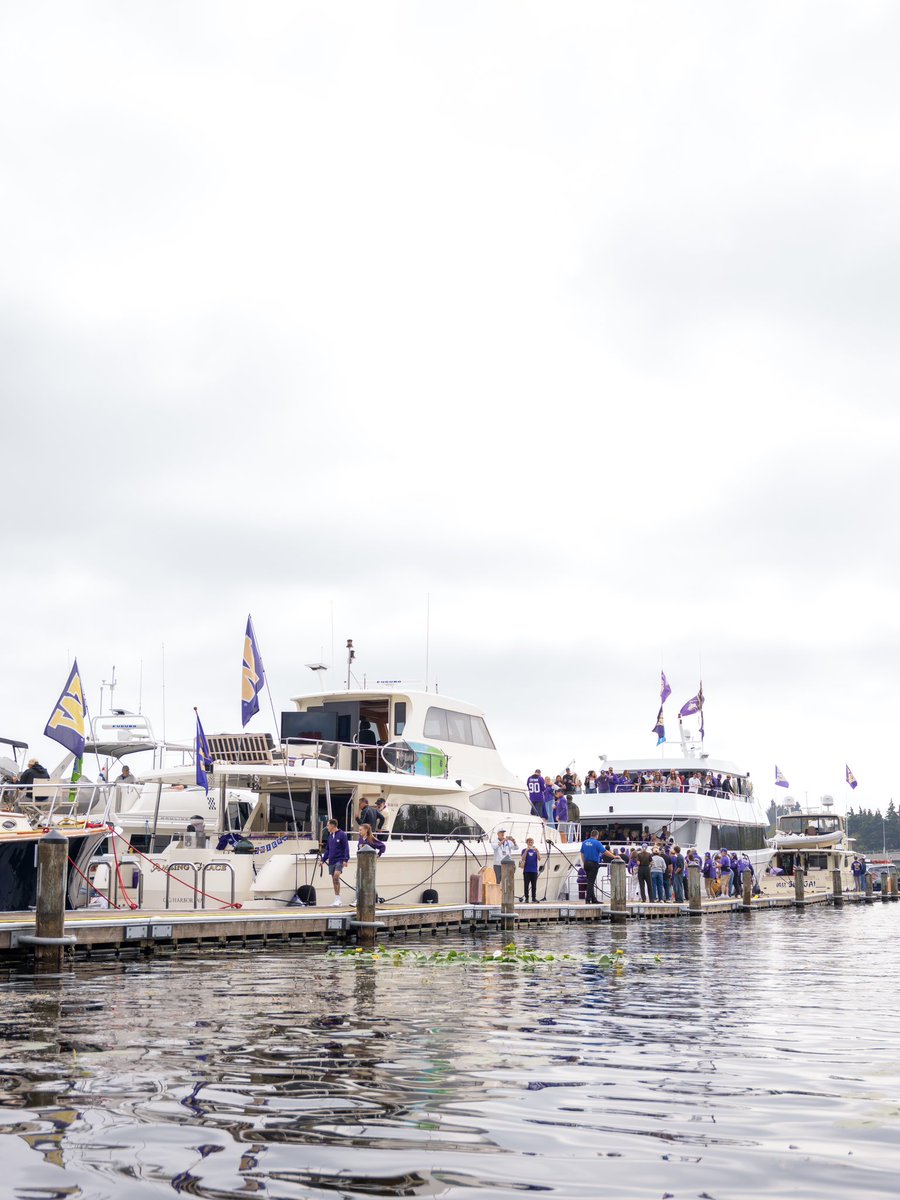 UWAthletics's tweet photo. Husky Harbor happenings 🛥️ https://t.co/3BmYpz9oAu