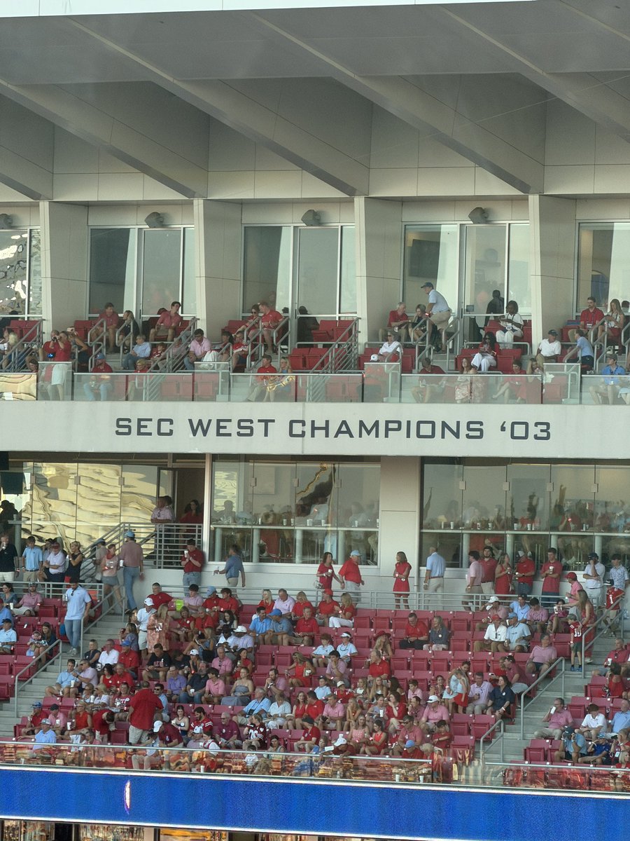 PGuy77's tweet photo. SEC West Champs ‘03 https://t.co/oX0bGDo6K4