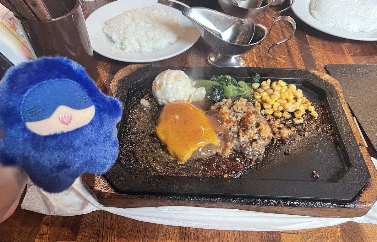 m___9oO's tweet photo. フォルムがアモアス過ぎるビーム🦈💓
with 肉と黒ゴマアイス♩

新宿POPUPの天使の悪魔のアクスタほし〜
サ文化祭の前に行けたら行こ。 https://t.co/9b9uWMh2LT