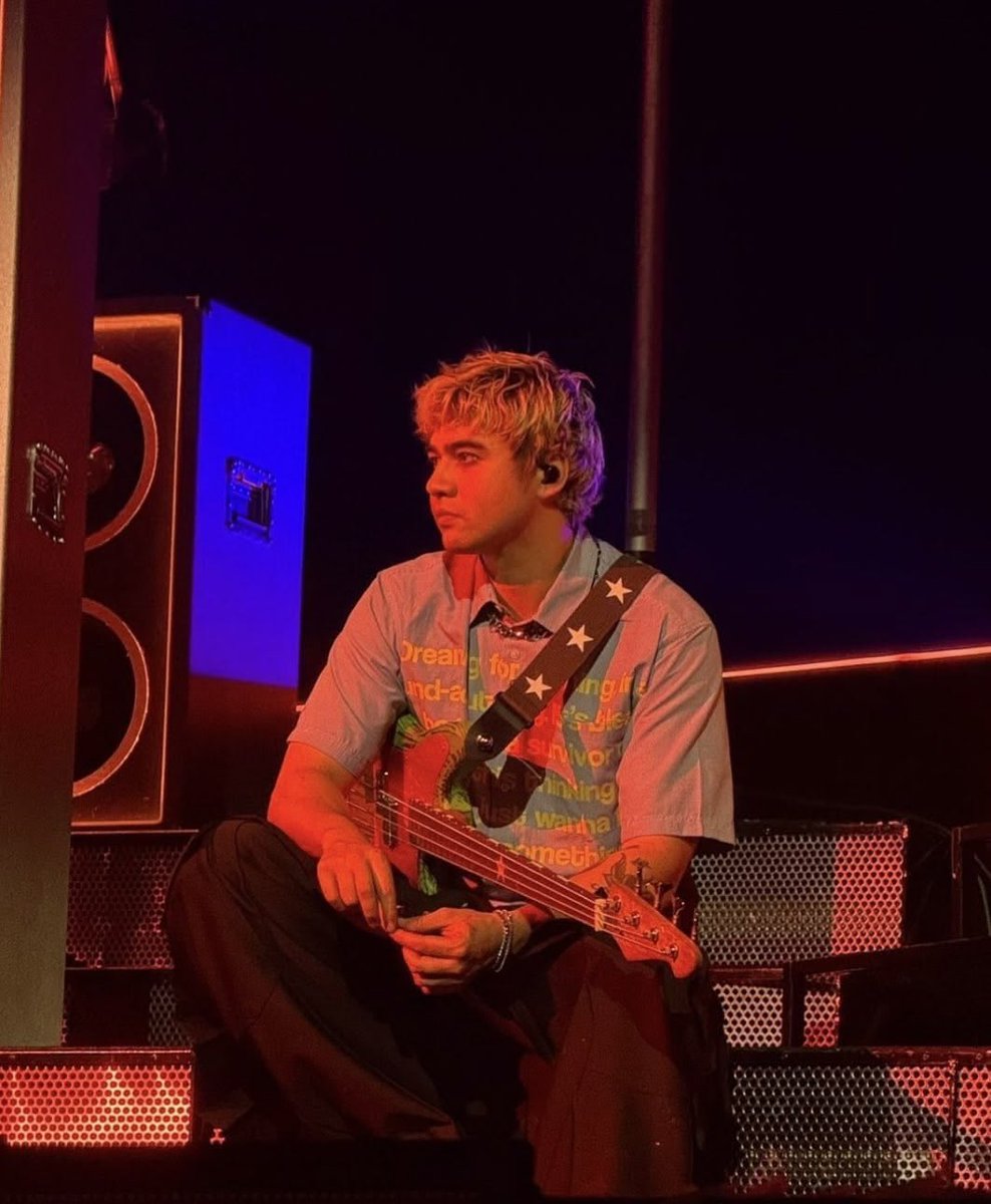 theolderyouget's tweet photo. 5 seconds of the most insane side profiles you’ve ever seen in your life https://t.co/ihMEMYp6SQ