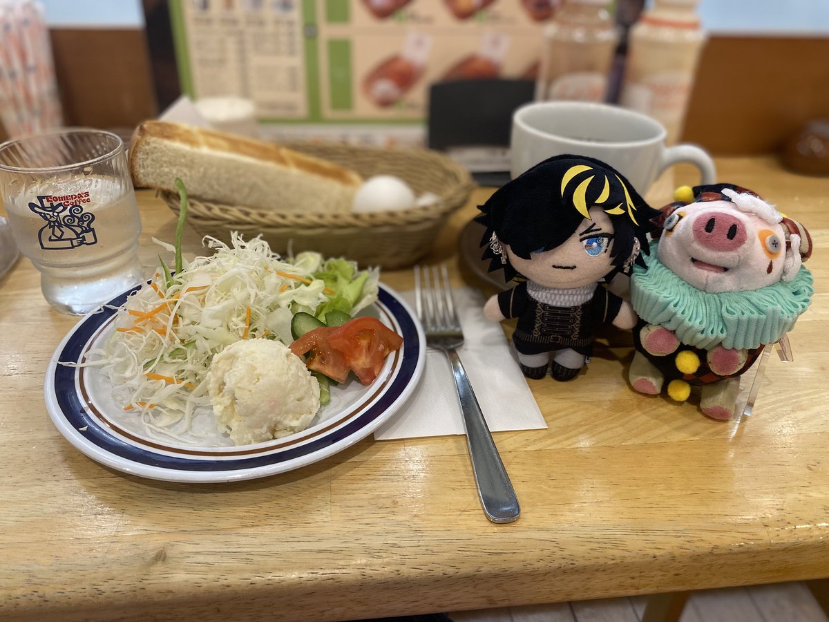 radreamra's tweet photo. モーニングコメ活☕️🍞 https://t.co/m7PKRjA9h5