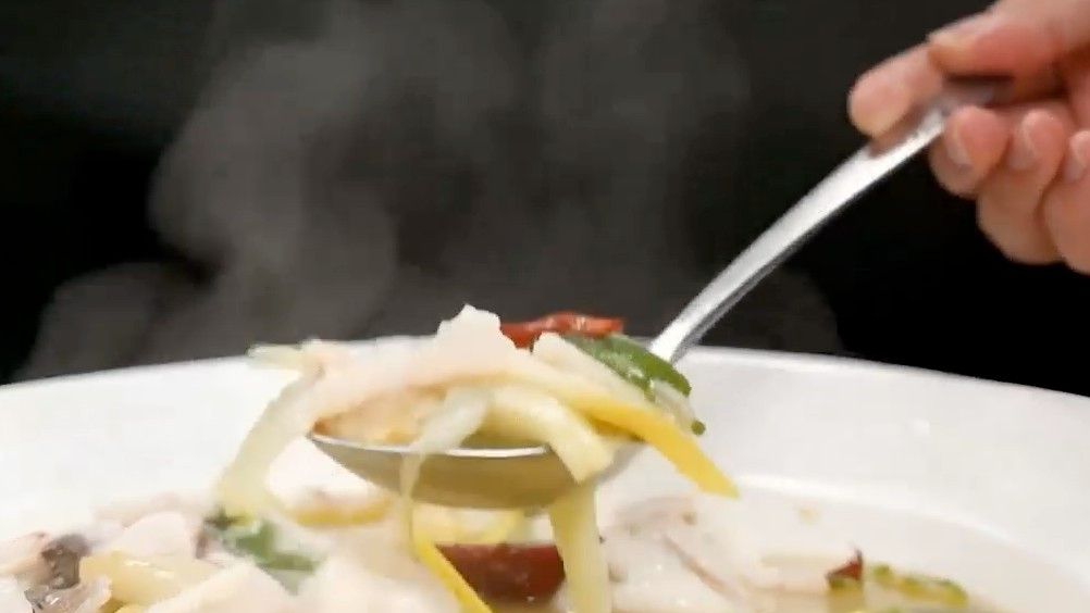 HongdaFood's tweet photo. ✨ Perfect for hot pot &amp; sour fish soup.
💫Tender largemouth bass slices won’t break apart.
✅Quick to cook and full of flavor.
#HongdaFoods 🫧#LargemouthBassSlices ❄️#HotPotIngredients🐠 https://t.co/2slwcaeJtV