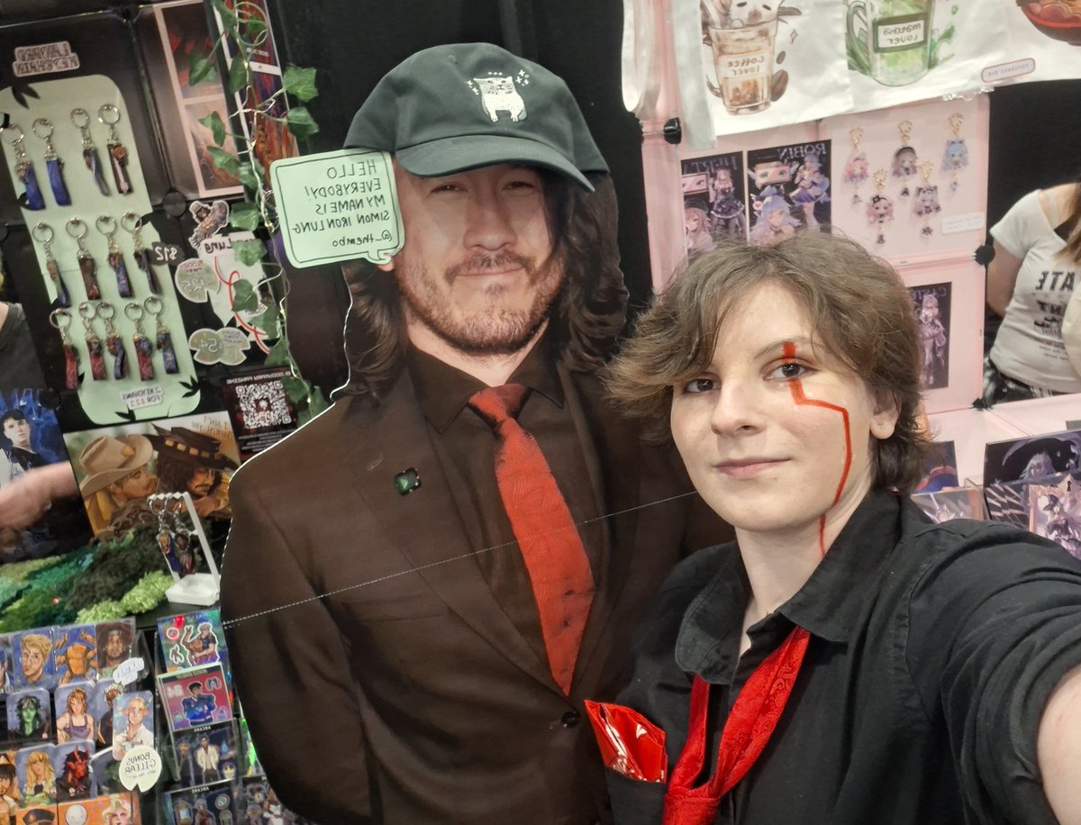 sharlbee's tweet photo. here a a few photos from the con, spoke to a few different people and well, let's just say, things are going to be very interesting..

Also I got a potato!! 🥔  :D

#notquitehuman #nominalgravy #notquitehumancosplay https://t.co/7kvQCMJsl2