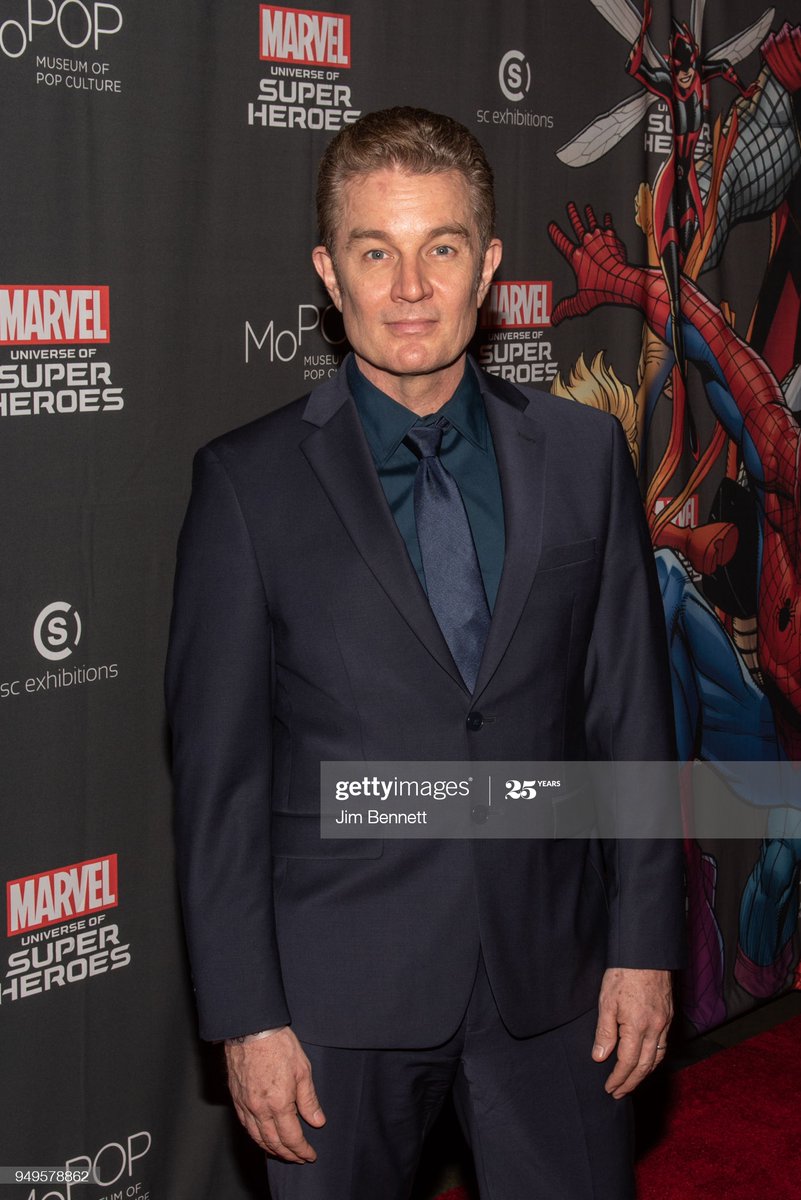 jamie_marsters's tweet photo. Pics of the Day: James Marsters looking dapper as hell... on the @mopop #Marvel: Universe of Super Heroes opening red carpet 2018
@JamesMarstersOf #JamesMarsters #MarvelsRunaways @Marvel @marvelsrunaways #MoPop #WithAPopOfColourAtMoPop #Appropriate https://t.co/5w377BoK7j