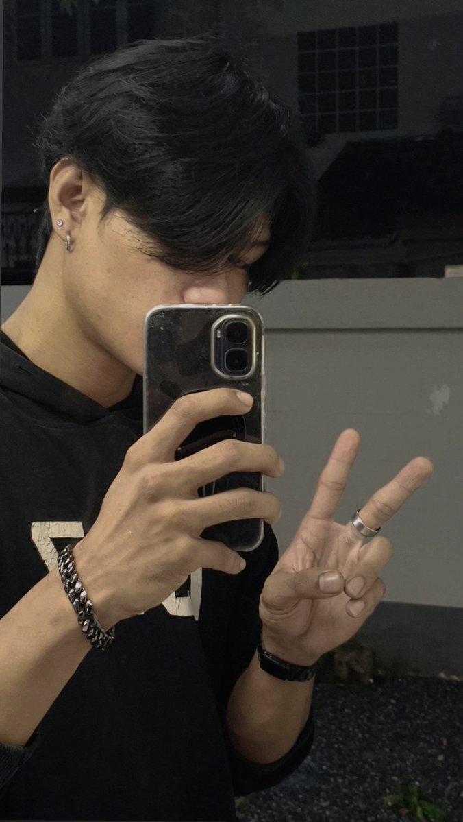 dixs2004's tweet photo. ทำไมต้องไปทำงานทั้งที่เป็นวันหยุดชั้น🥲
#rtxxdm #แปดริ้ว https://t.co/YF1DkIgBBO
