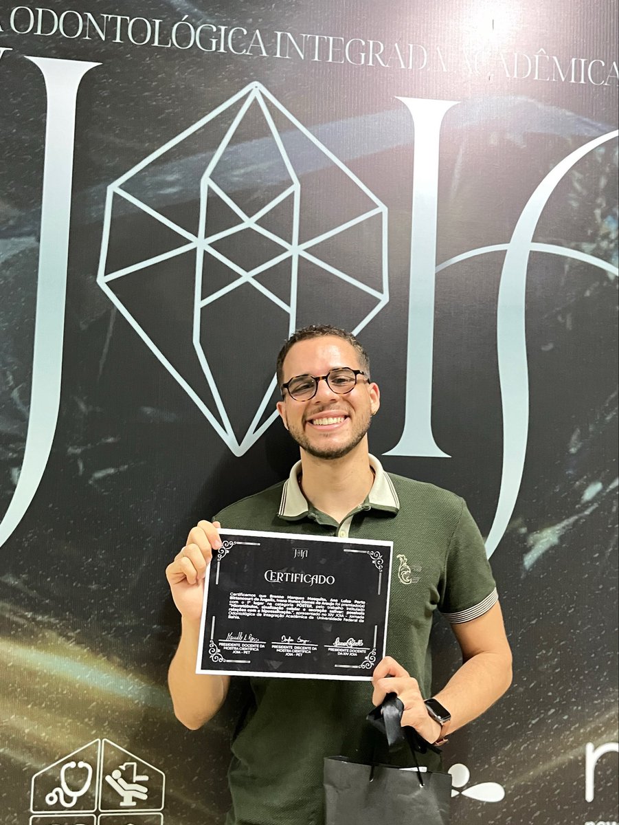 brennomqs's tweet photo. os swifties realmente são os mais inteligentes mds😭🎉 1° em pôster 😭😭 https://t.co/fi0uWXkGPd