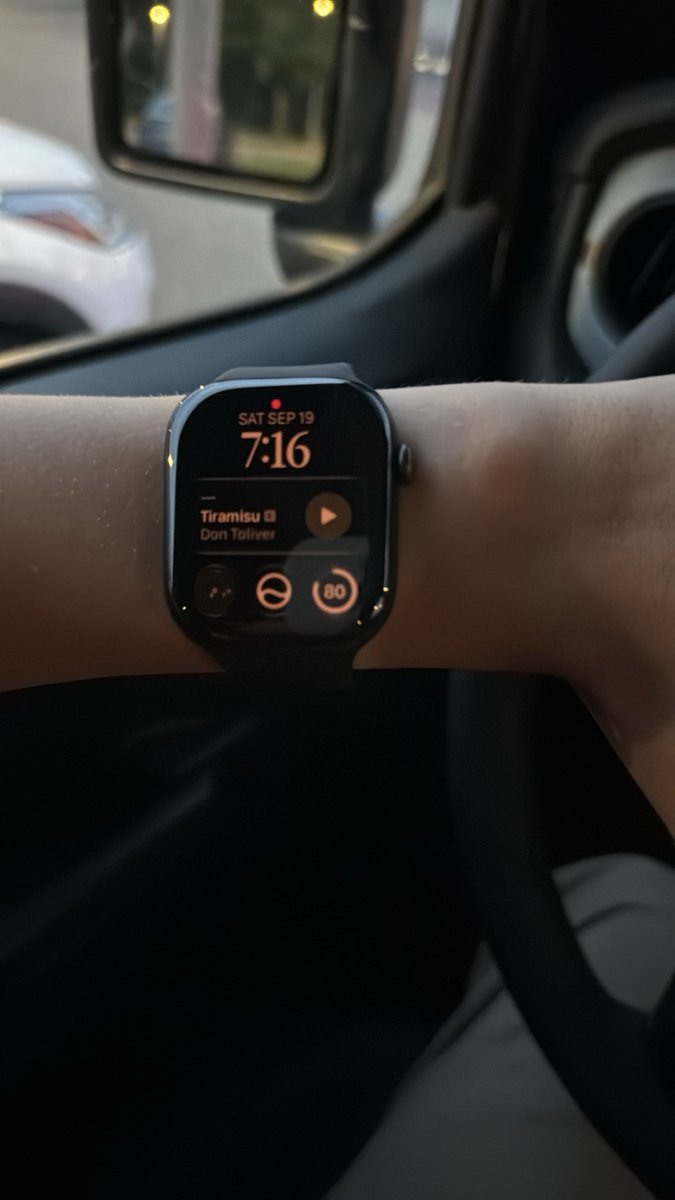 Richieluvvs's tweet photo. I’ve really been enjoying my Apple Watch series 12 so far. A lot of people talking about the bezels but honestly it isn’t too huge of a deal day to day, plus all of the cool new features made it a very worthwhile upgrade for me! https://t.co/WLXcPu0TGq