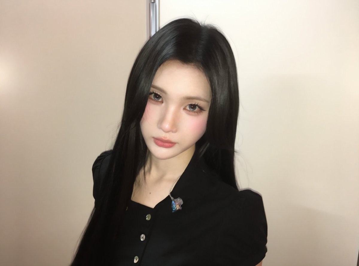 juunlumi's tweet photo. this face card never takes a day off 😵‍💫😵‍💫 https://t.co/Ps6LyZZnZw