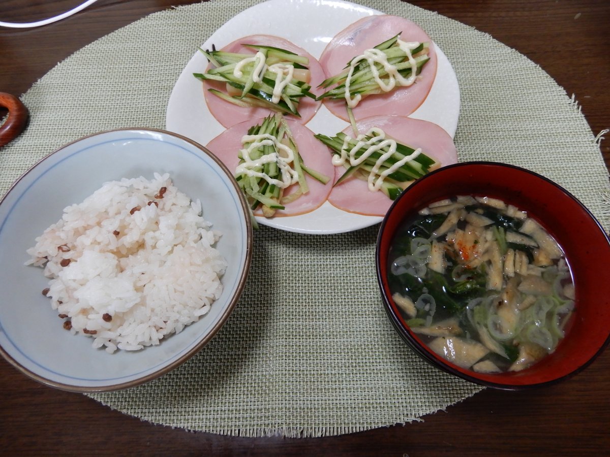 koutaro37123's tweet photo. 一日のスタートは、しっかり朝ごはん！🍚朝ごはんは、体と頭を目覚めさせる大切なエネルギー源です。バランスの良い朝ごはんで、今日も元気にスタート！毎朝、食事を用意してくれる妻に感謝です！ https://t.co/1nbJj9j9Qz