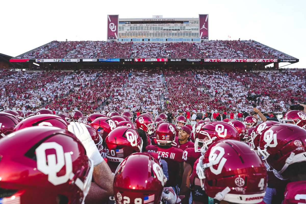 OU_Athletics's tweet photo. 📺 Broadcast Update: 

Tonight's game will start on ESPNEWS and the ESPN App and shift back to ESPN2 once FSU at Alabama has concluded. https://t.co/vBrmRDff1z
