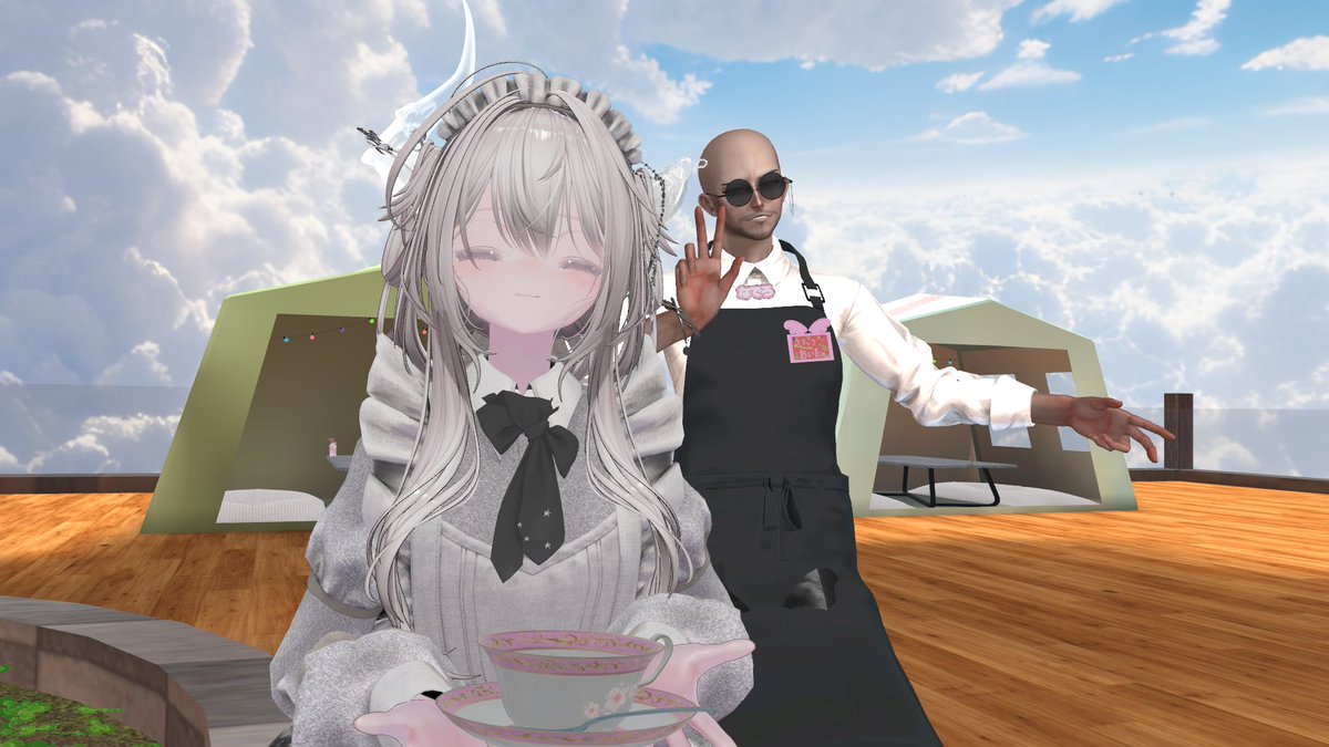 Teo_Esperanza's tweet photo. 昨日のカフェはこっち～
ぐるぐる係だったけどお客さん二人とたくさんお話したよ～
楽しんでもらえたかな～
チョコバナナもあったんだけど僕は四葉のクローバー探し～三つもみつけたよ～
また来てね～
#VRC_AC https://t.co/pqOxSSRWJK