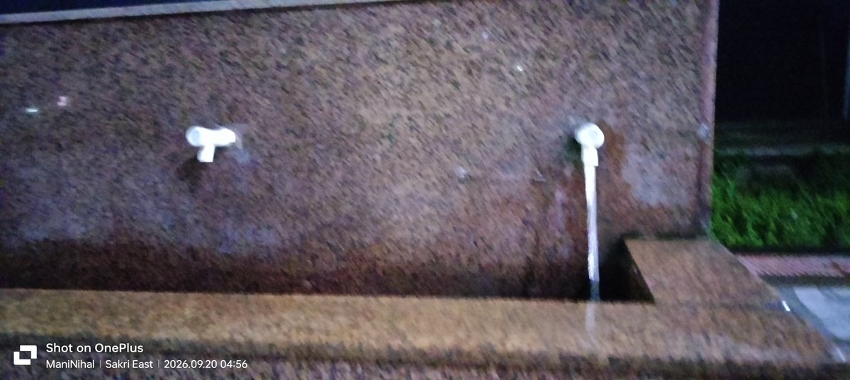 NihalRa44465971's tweet photo. Water is continuously flowing on platform no. 2-3 at Sakri jn. #Savewater @RailMinIndia @spjdivn @AshwiniVaishnaw @RailwaySeva https://t.co/zP8X7wgHCS