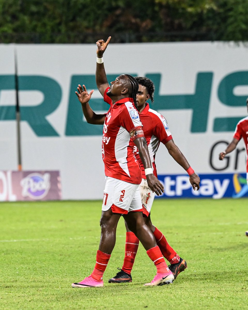 SantaFe's tweet photo. ¡Hugol marcó y se convirtió en el octavo goleador histórico del León 🦁🔥 junto al Tren Valencia!

𝟕𝟖 𝐚𝐧𝐨𝐭𝐚𝐜𝐢𝐨𝐧𝐞𝐬 vestido de Cardenal 🇮🇩 https://t.co/8BLkdMnE7P