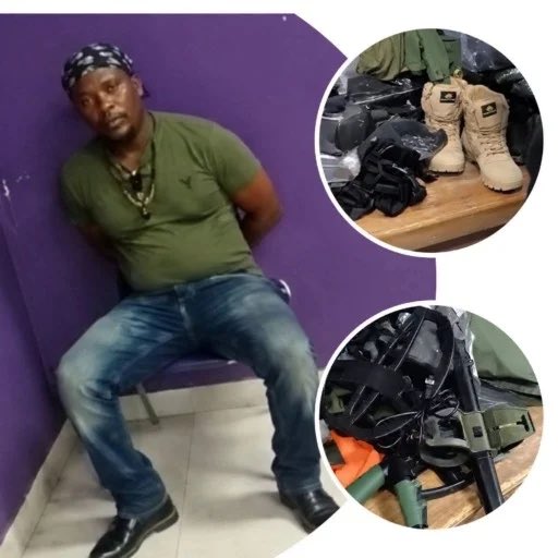 passioninfoplus's tweet photo. Claudin Sainvilus a été arrêté ce samedi à l'aéroport international du Cap-Haïtien 🇭🇹, après son arrivée à bord d'un vol en provenance des États-Unis. Des vidéos devenues virales sur les réseaux sociaux font état de la découverte de plusieurs matériels de guerre et équipements tactiques en sa possession. Parmi les objets saisis figurent notamment un fusil de type AR-15, des chargeurs de calibre 5,56 mm, des gilets et plaques balistiques, des casques de protection, des uniformes tactiques, des bottes, des cagoules et des gants, entre autres. En attendant les communications officielles, plus d'un se demande comment cet individu aurait pu franchir les contrôles de sécurité dans les aéroports des États-Unis 🇺🇸 et entrer en Haïti avec de tels équipements.#PIP