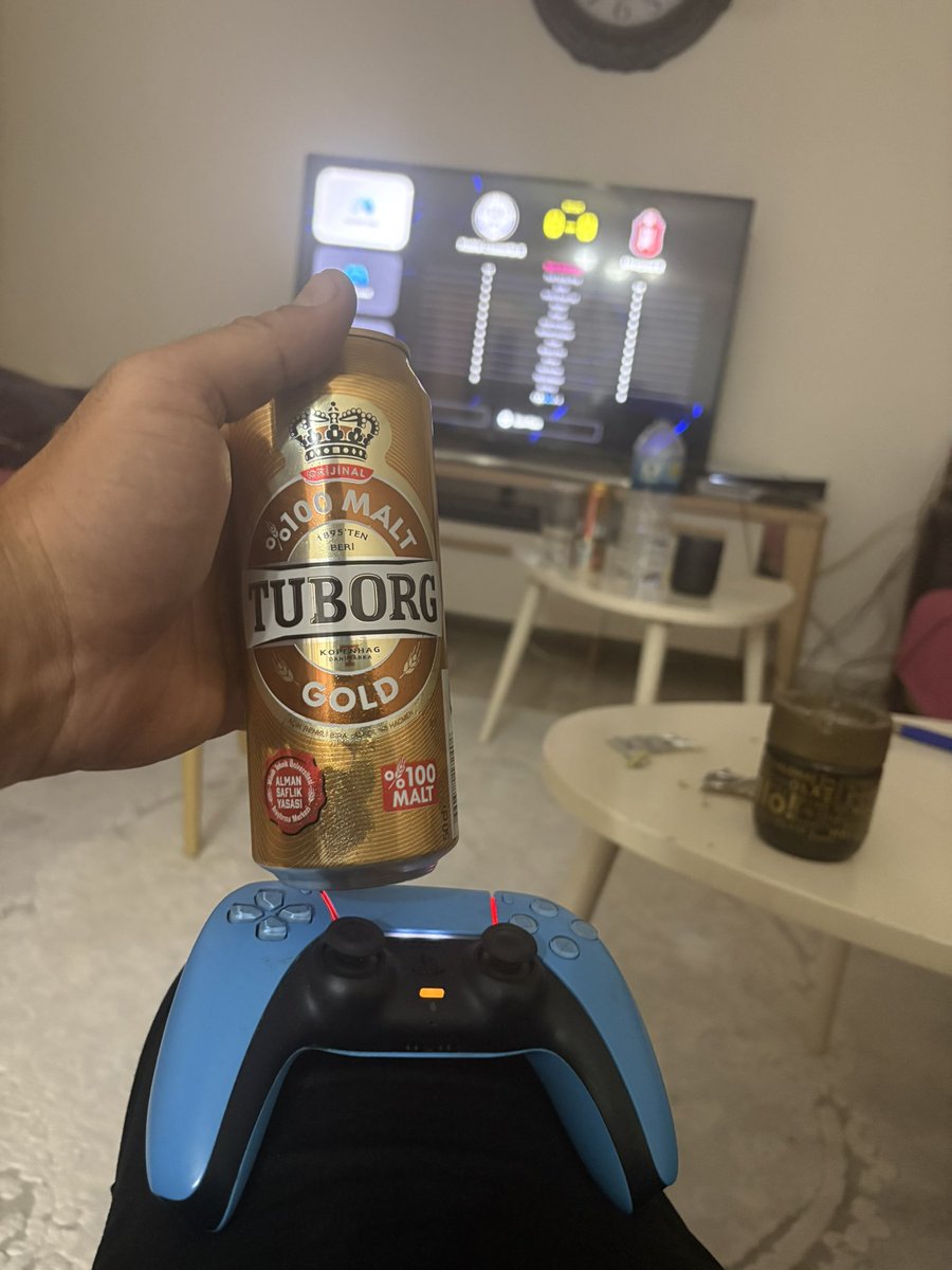 nzlcn_ufuk's tweet photo. Uzunnnn zaman olmuştu tuborg içmeyeli özlemişim
#ankara #çankaya #gece #tuborg #oyun #pes https://t.co/ret5loMPlE