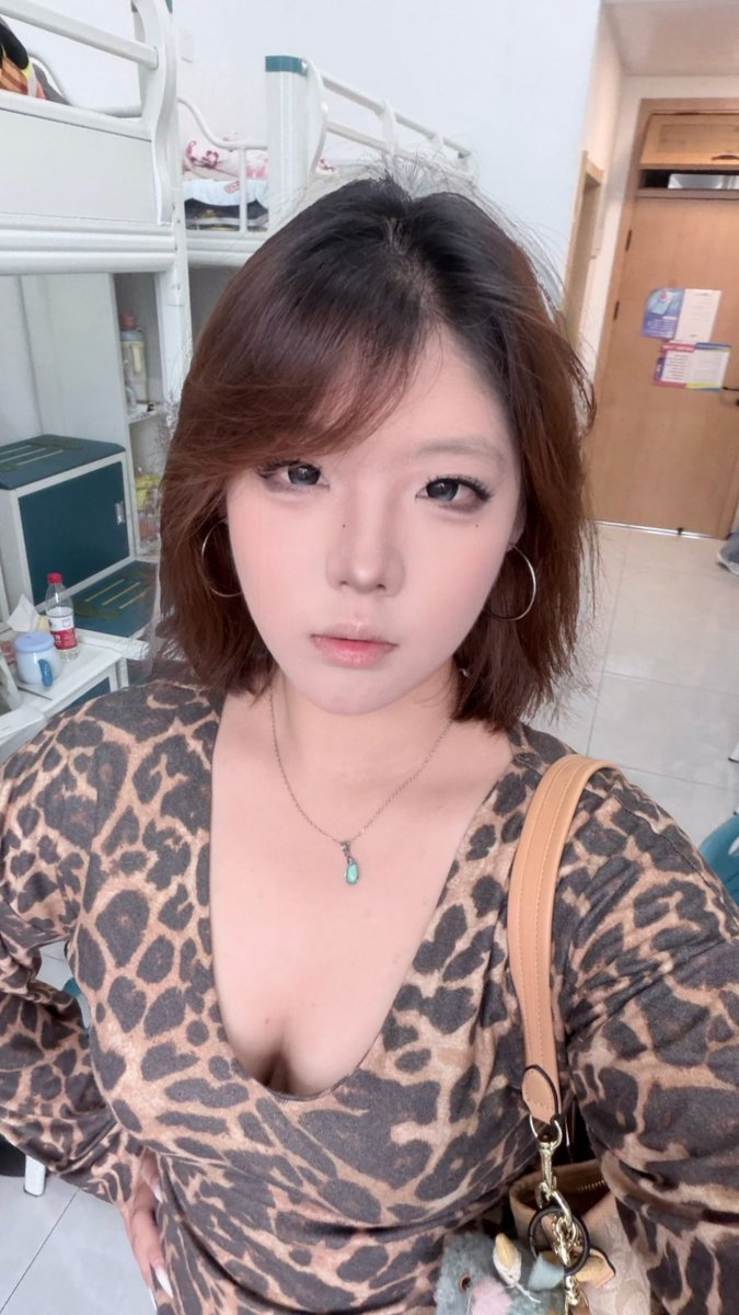 Sadmlnu's tweet photo. 早八给我滚。 https://t.co/MI0PBDqnxJ