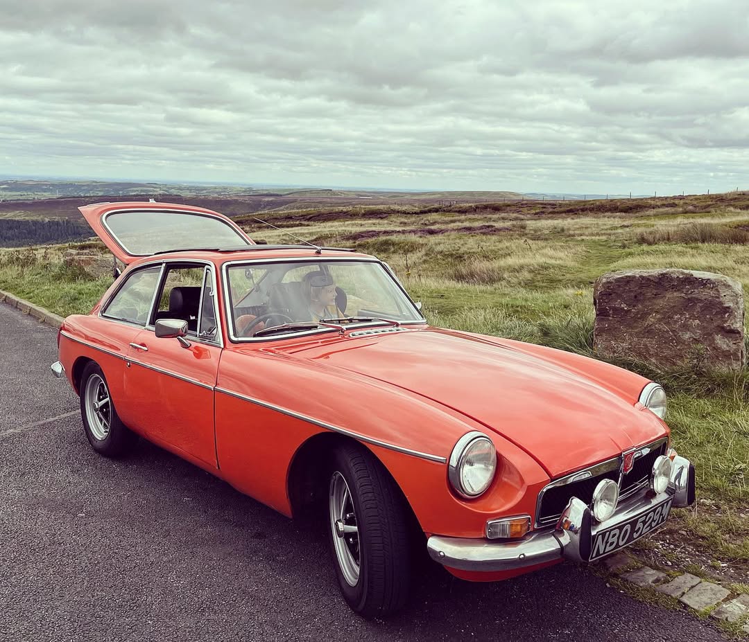 AileenZircher's tweet photo. Holme Moss picnic! It was a little chilly though. https://t.co/kd8WIZwGU3