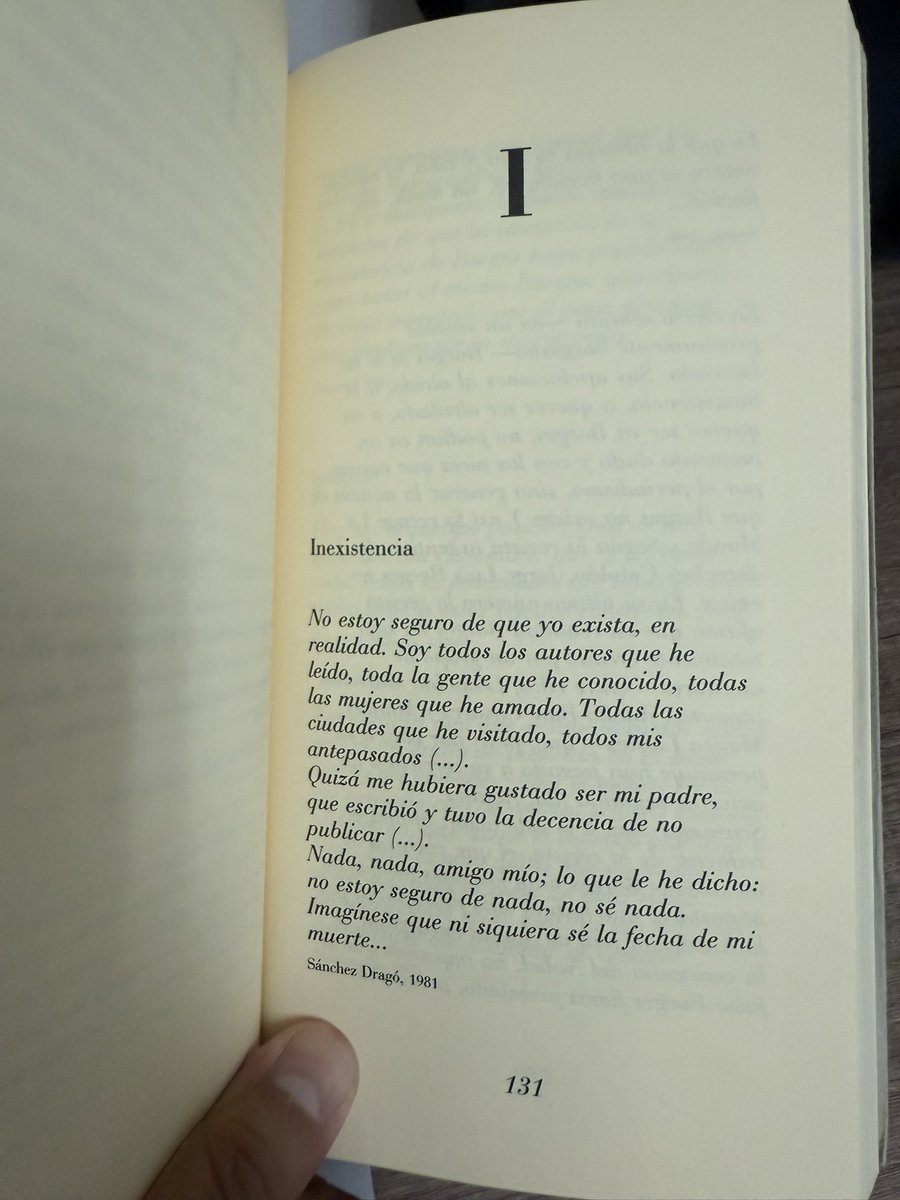 gojauregui's tweet photo. El diccionario de Borges. Uno de los mejores libros hechos sobre el genio. https://t.co/0BUwect7tX
