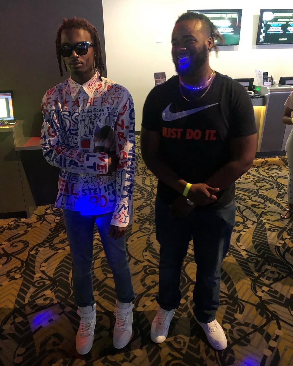 pbcrelated's tweet photo. Playboi Carti at a Laser Tag arcade 🎯 https://t.co/a7YUDW8N1R