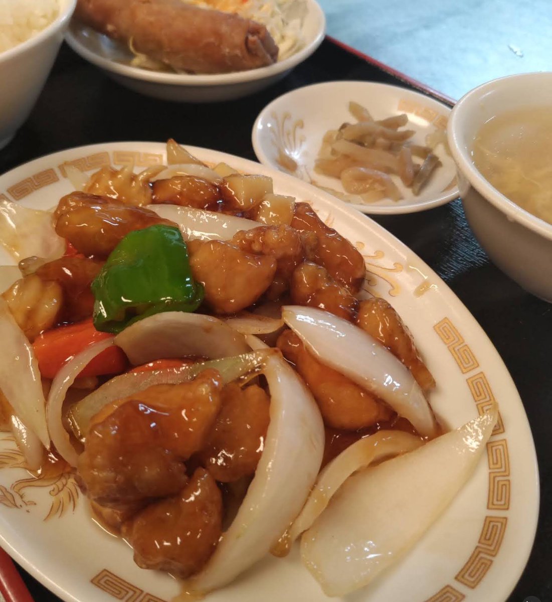 shanhairounara's tweet photo. おはようございます😊
ひがしむき商店街の上海樓です☺
毎度ご利用頂きありがとうございます！
シルバーウィーク突入しましたね〜
それに伴い、
グループさまのご利用が増えてきております😊
基本的にお席は4名様席なので、それ以上のグループ様はお待ちいただく場合もありますので、ご了承ください🙏 https://t.co/4aPfDnkHo9