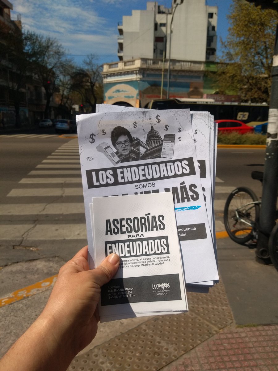 RodolfoWalshC9's tweet photo. Hoy qen Larrazábal y Alberdi  estuvimos difundiendo la asesoría para endeudadas y endeudados que estamos llevando a cabo en Mataderos.

Los modelos politicos-económicos de Milei y Macri condenan a millones de porteños y porteñas a endeudarse para poder sobrevivir. https://t.co/FeRzdSPBMc