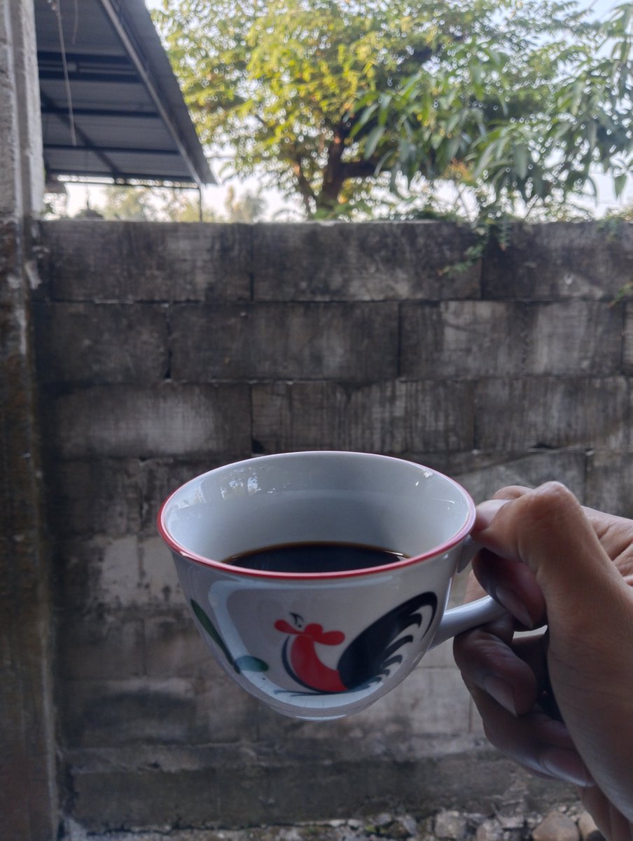 Mr_Vallenz's tweet photo. Kopi pagi ini rasanya beda. Ada lega yang panjang setelah sadar aku bisa sampai di titik ini dengan hati yang masih utuh.
Terima kasih untuk diri sendiri yang sudah mau bertahan sejauh ini. #Bornday https://t.co/kftGfitnfg