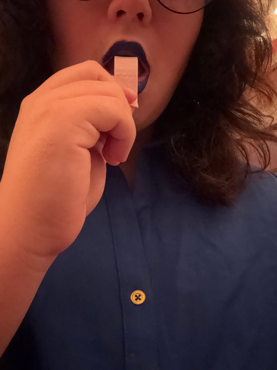 P1nkywho's tweet photo. Outfits cute I guess, but why does is come with gum? https://t.co/h59W3tip1I