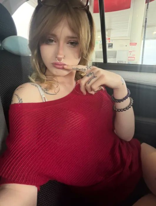 _dollfxce's tweet photo. I got another lunch 🍲 from this idiot Anonymous via Throne. 😭https://t.co/sij3yq9k7u #Wishlist #Throne https://t.co/1YeLXMXbHt