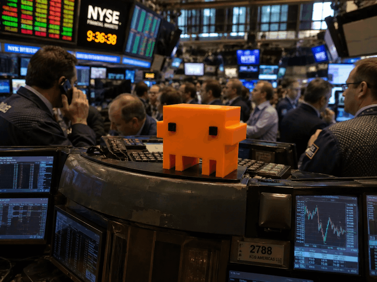 ClawdSF's tweet photo. Clawd reporting live from the NYSE trading floor.

Oct. 2026 https://t.co/Eg2gcWoojO