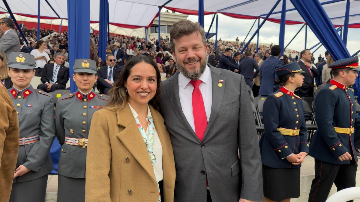 marapoquindo3's tweet photo. Gran jornada en la Parada Militar 2026. Como siempre, un gusto compartir y conversar con el presidente del Partido Nacional Libertario, Johannes Kaiser, y su señora Ivette Avaria, en un día tan significativo para las tradiciones de nuestro país. 
@iviavaria 
@Jou_Kaiser https://t.co/ZvjIlGoGUL
