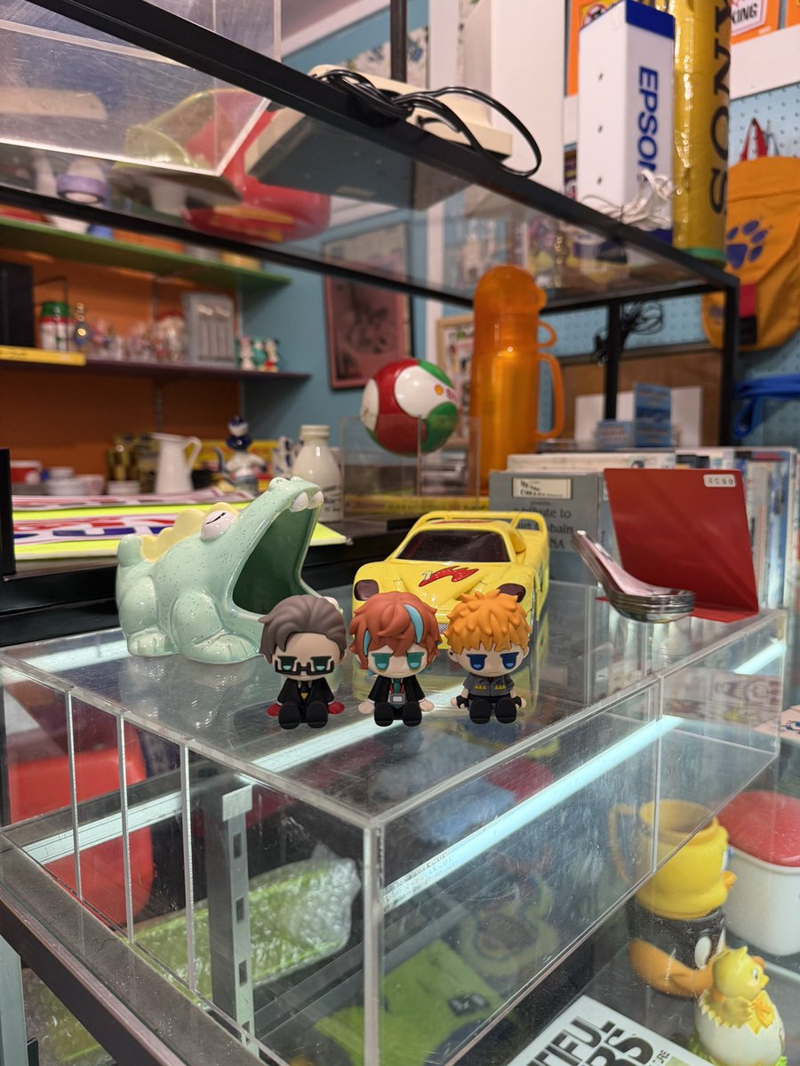 kokoptpt's tweet photo. 昨晩友人の個展がえもちらかしてた https://t.co/ttv1eesOOC