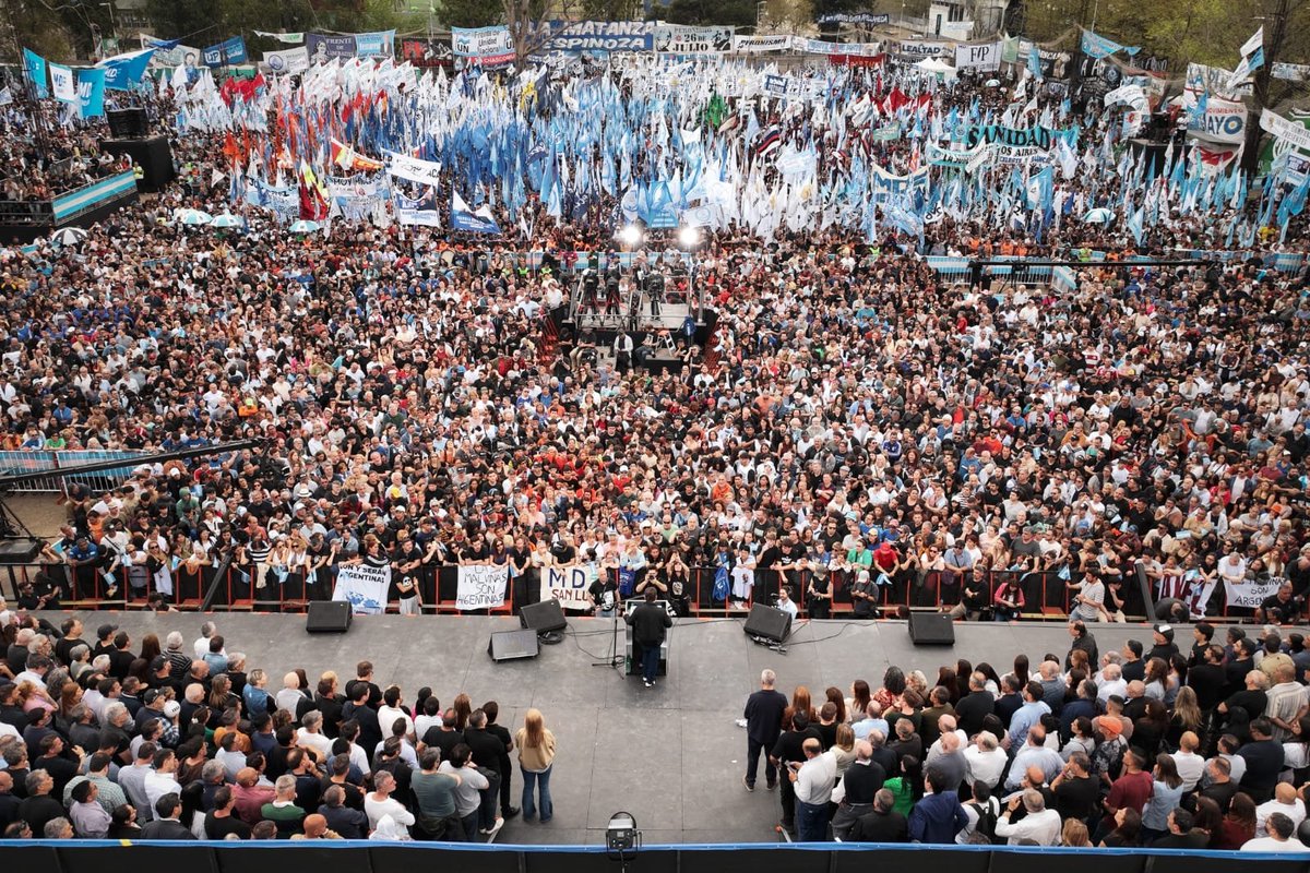 leandrobusatto's tweet photo. Pasar de la resistencia y la nostalgia a construir una propuesta.

@Kicillofok: "Hay otro camino y no vamos a esperar que aparezca solo, nos pusimos en movimiento para construirlo entre todos y todas desde cada provincia, desde cada lugar. Cuenten conmigo". https://t.co/eBOmh01HQj