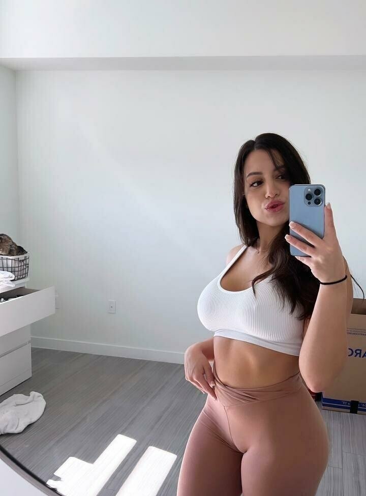StellahkcAlex's tweet photo. If I called you to sleep with me, would you come https://t.co/qCwZza6Jw8