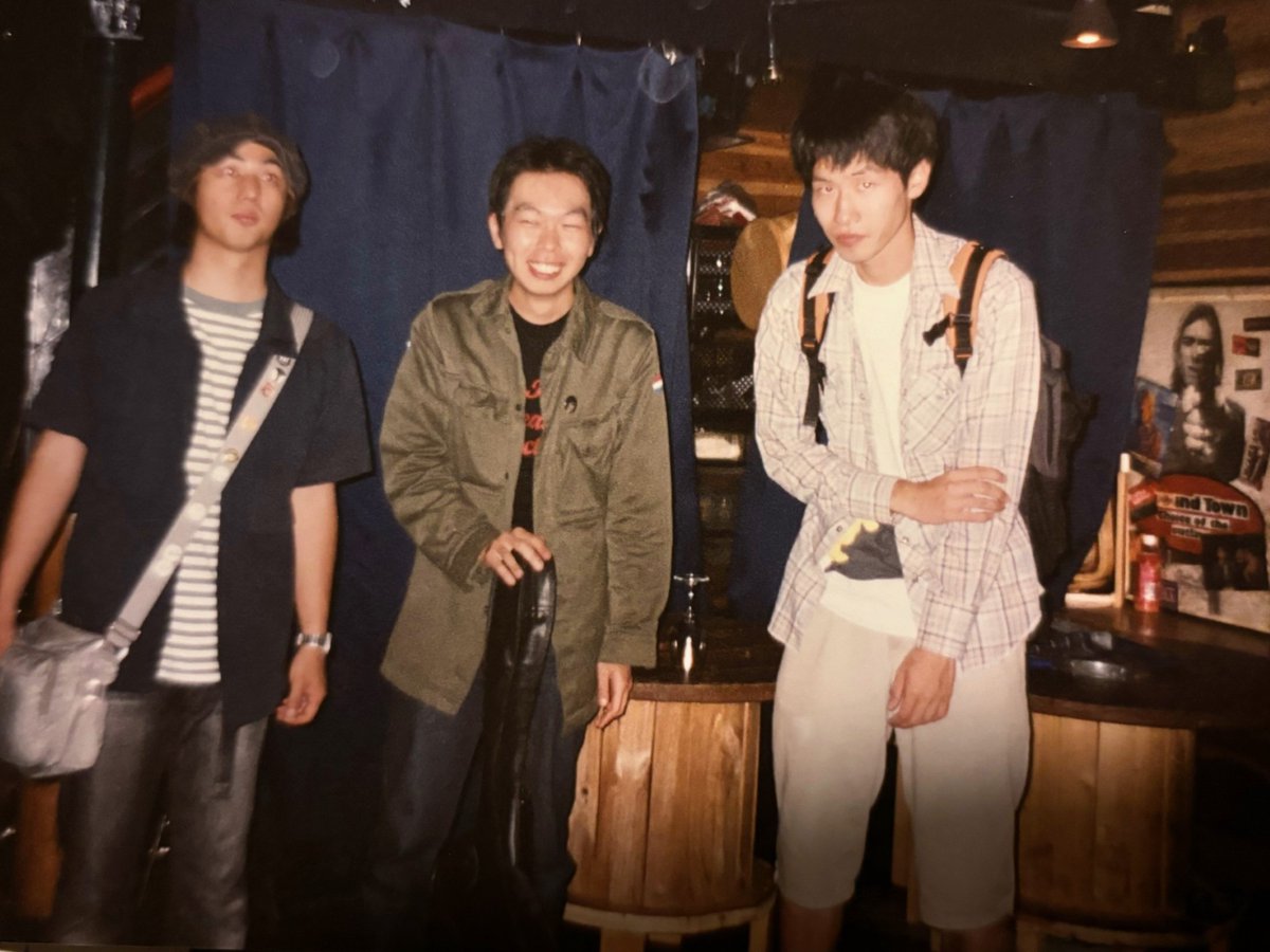 BoGGGeY's tweet photo. DAY1は激動＜1995年〜2005年の話＞！
PANICSMILE吉田さん、とんちピクルス松浦浩司さんと対談します。ライブはボギー、オオクボ-T、カシミールナポレオン！初期ヨコチンレーベルを支えた方々と、あの時代の空気を伝える第一夜。秘蔵映像上映もあり！ https://t.co/2YM2JpQTNf