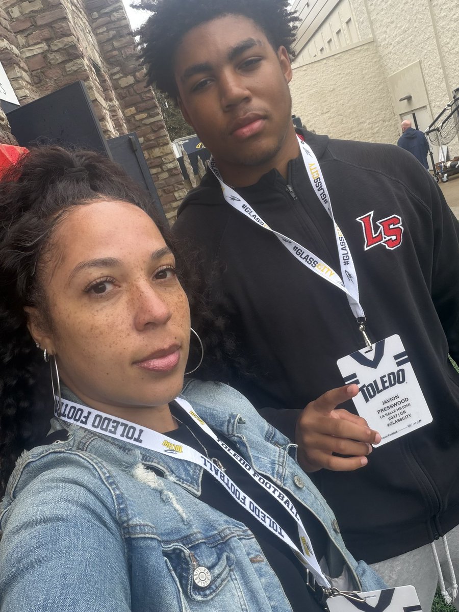 JavionPresswood's tweet photo. Had a great time at Toledo for Gameday today with my mom! 💙💛Thank you @LoganM_CFB and the coaches for having us out and showing us a great time. #GoRockets #onechance #AGTG https://t.co/X0VEjFyKc5