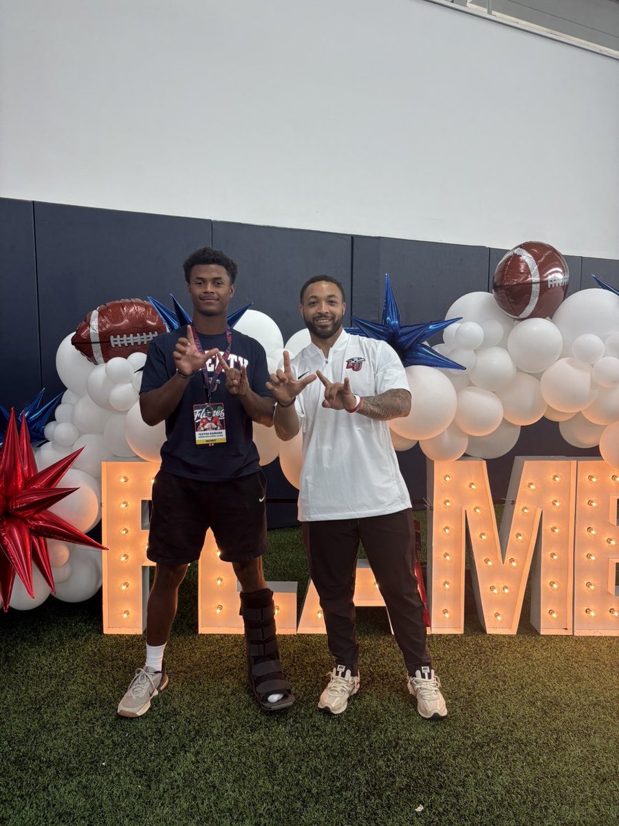 IsayahHamann's tweet photo. Had a great time @LibertyFootball thank you @caylahodel for leading the directions. Thank you @CoachNateHope @CoachJDon and all the other staff for showing love and support. 

@Coach_BranchAHS @CoachSCarroll21 @EliParks0 @CoachSelfe https://t.co/SJ5GQqrss0