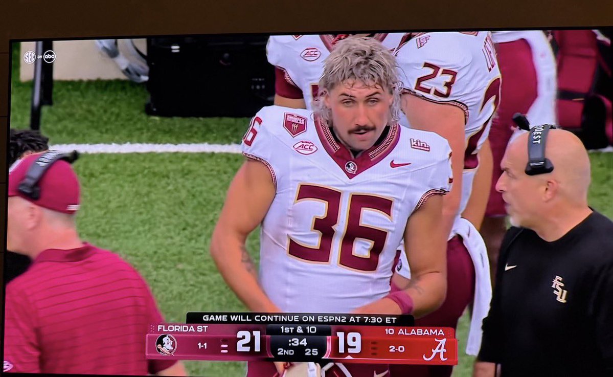 MountainDawg107's tweet photo. FSU’s punter looks like every person I’ve ever seen from Polk County, Florida https://t.co/kdc9cvy22D