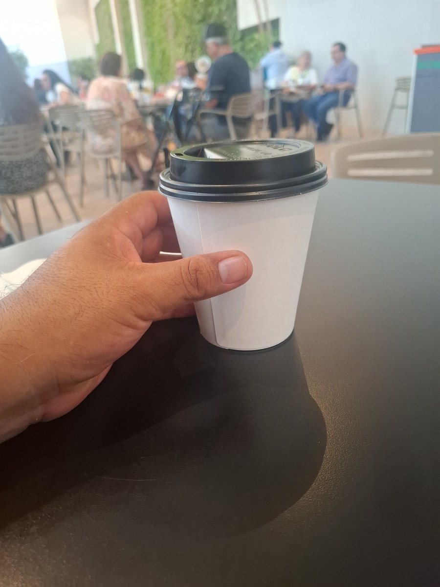 GGARZA2533's tweet photo. tomando un rico café en galerías monterrey quien me acompaña? https://t.co/8fhEt37dMq
