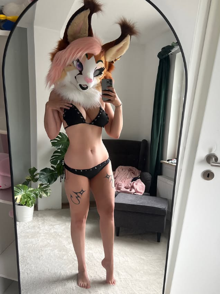 lexyyvixennfan's tweet photo. Serving fierce fluffy and fabulous vibes
.
.
.
#Fursuit #Furry #Fursona #Fursuiter #FurryFandom #FurryCommunity #FursuitLife #FurryArt #Anthro #FurryVibes #FursuitPhotography #Fluffy #FurryCreator #FursuitStyle #FurryFashion https://t.co/38ZL3InqyB