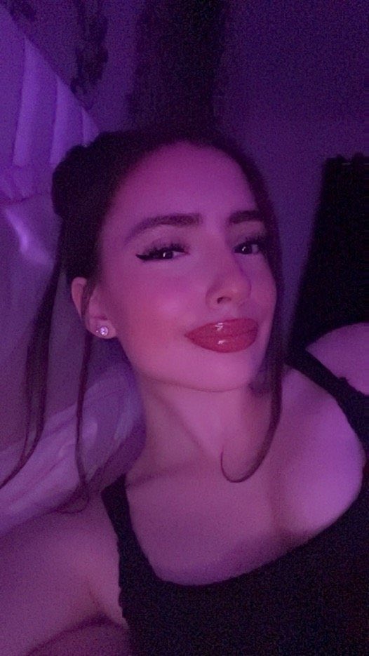 Notathing3k8a's tweet photo. Anyone know/got more of this slut? https://t.co/54MdCNysiU
