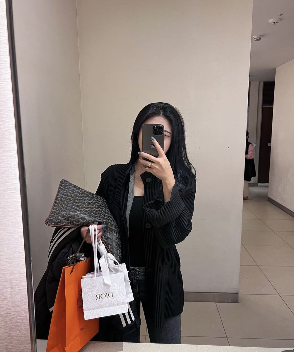 saalam_ali's tweet photo. #이천 #창전동 디오좋아하는 요자~ https://t.co/ydyqGISbxa