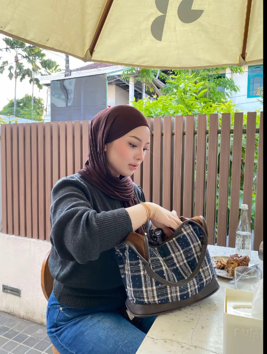 cewe2cans's tweet photo. ig/nttasyaaz https://t.co/VFSqw1yMpd
