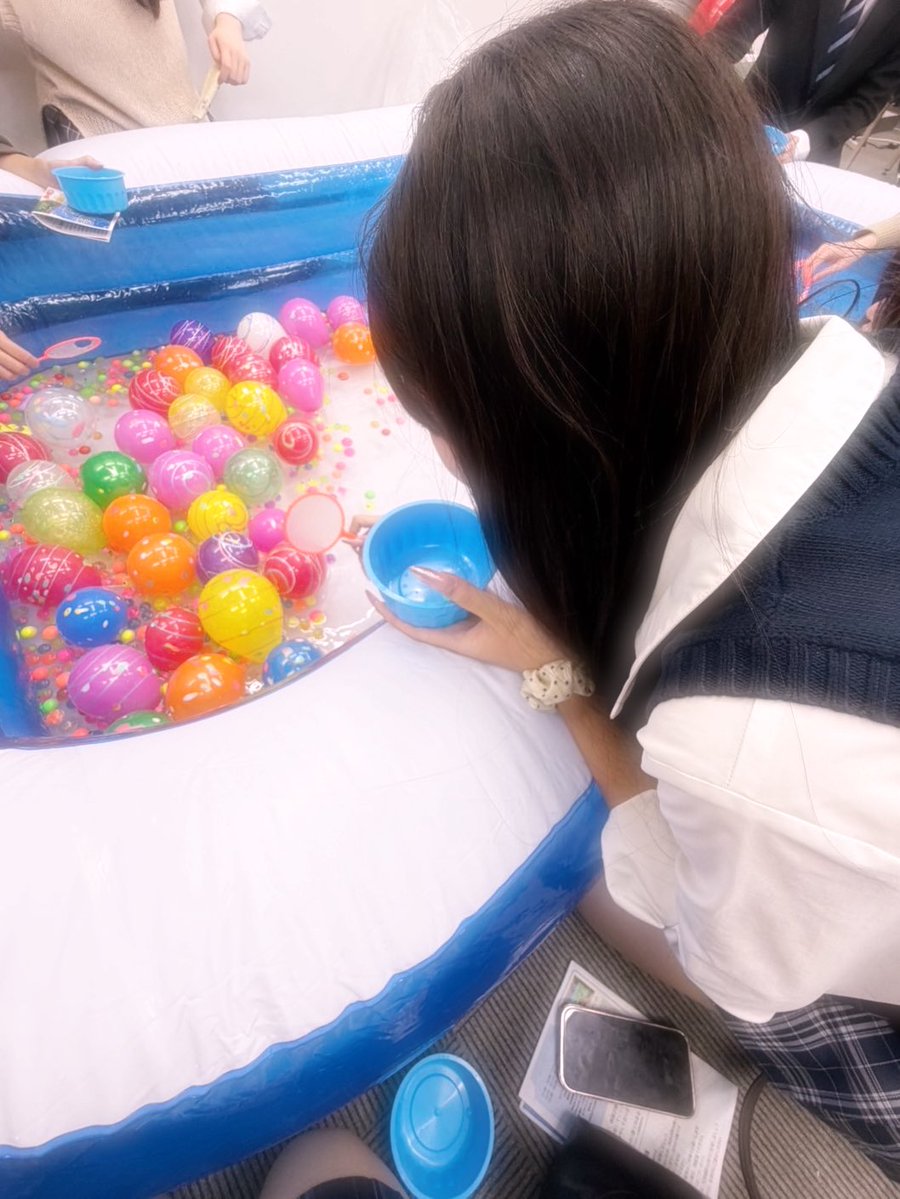 yu_px08_'s tweet photo. スーパーボールすくいしたんだ❣️
いっぱい取れたからヨーヨー貰ったけど遊びまくってたら紐取れちゃったの（ᐢ T꒳​T ᐢ）
それで安定に大阪駅の広場でリアル5時間ぐらい喋ってたうけるWWWW

 #jk https://t.co/7coFlRqWV6
