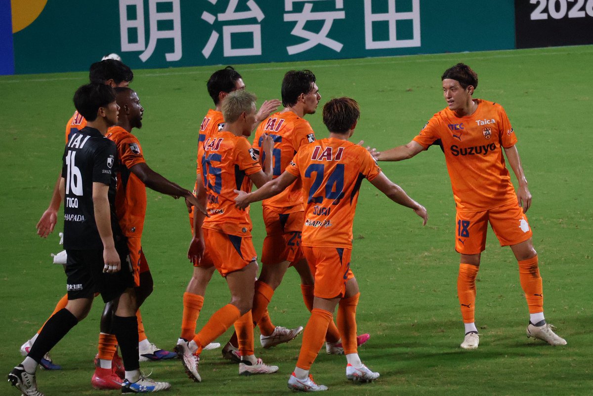 sp_a12's tweet photo. もう馴染んでて嬉しいです> <🧡🧡 #spulse  #平戸太貴 選手 https://t.co/UOR8INZDKB