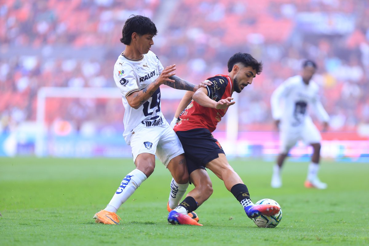 LigaBBVAMX's tweet photo. ⏱️ 46’ ¡Comienza la segunda mitad!
Se reanudan las acciones entre Rojinegros y Felinos. 👊
@AtlasFC 1-1 @PumasMX 🦊🆚🐾
#LaLigaDeLaAfición✨| #J9 | #AP26 | #ATSUNAM https://t.co/RZf1SBxAFR